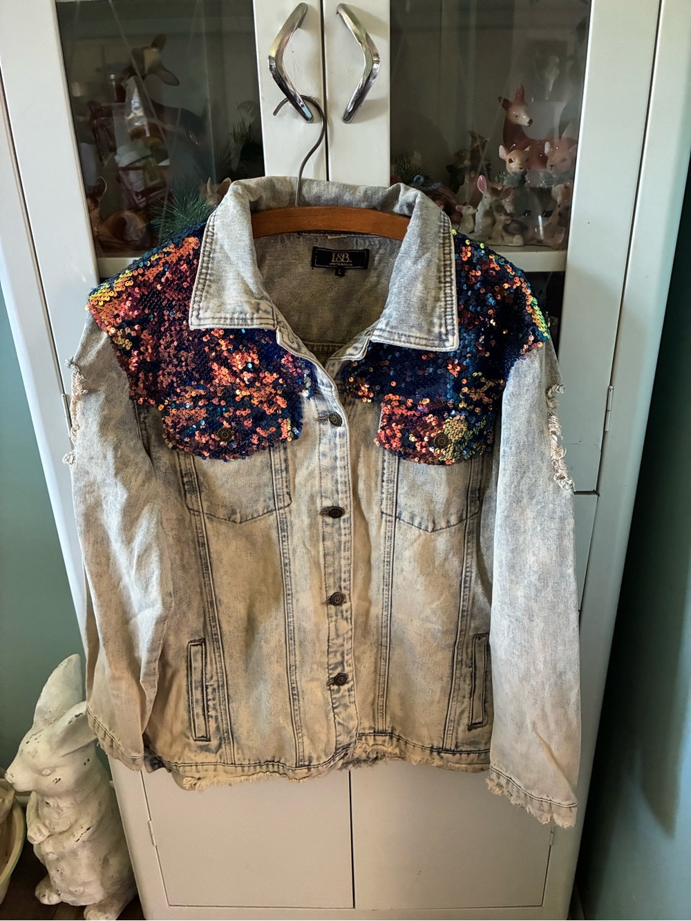 L&B sz L Sequin-Embellished Light Wash Denim Jacket Distressed euc